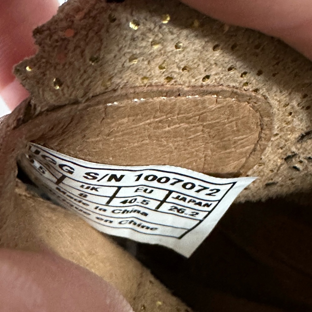 UGG booties size 9.5 - Picture 11 of 15